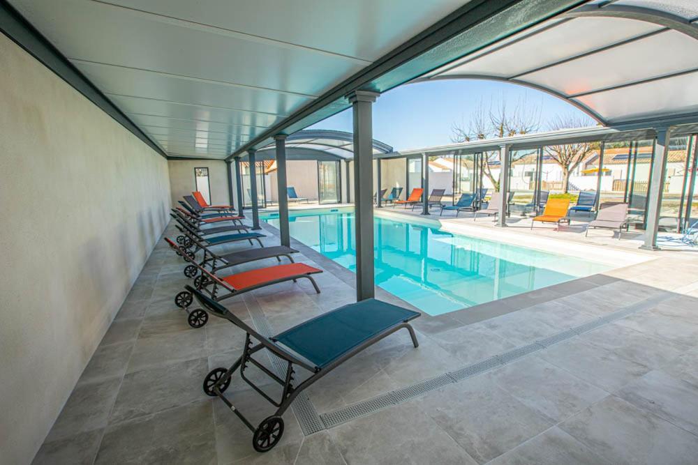 LE VAISSEAU Maison avec piscine/parking/wifi/plages 5kms Les Mathes Extérieur photo
